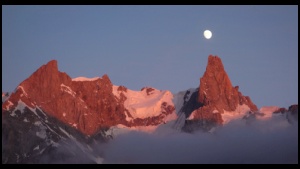 0-21h26-Dent-Geant-RV&la-Lune.jpg