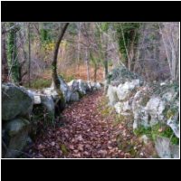 07-entre-murets-pierres.jpg